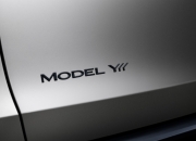 特斯拉Model Y L官宣金秋入华：大六座SUV市场迎来新变量